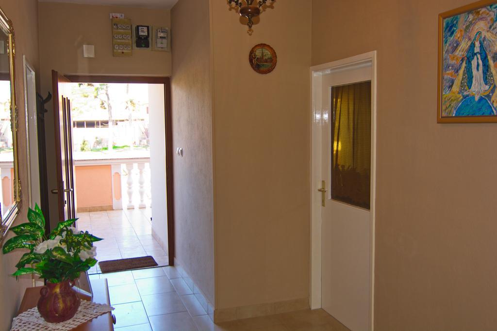 Apartment And Rooms Toka Zadar Bagian luar foto