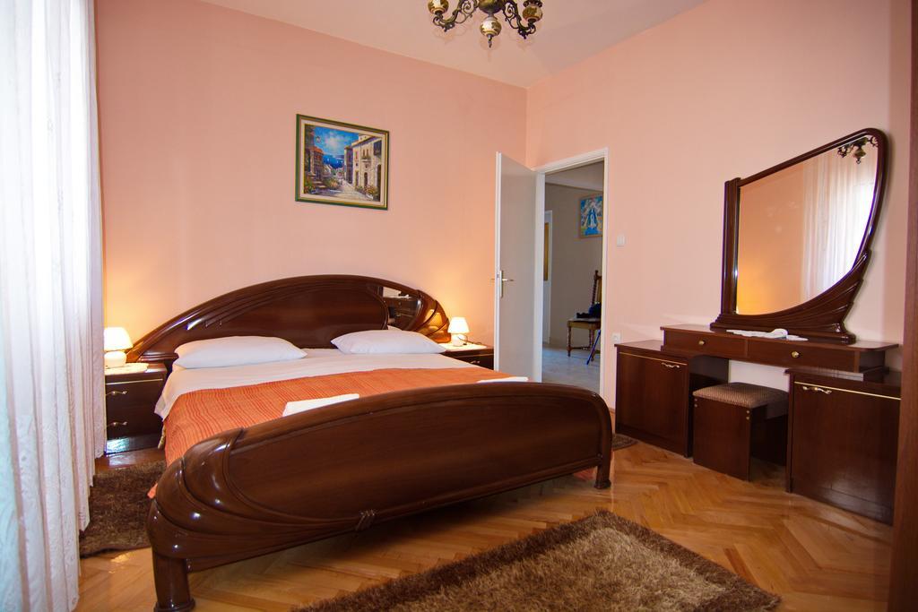 Apartment And Rooms Toka Zadar Bagian luar foto