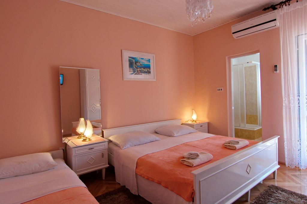 Apartment And Rooms Toka Zadar Bagian luar foto